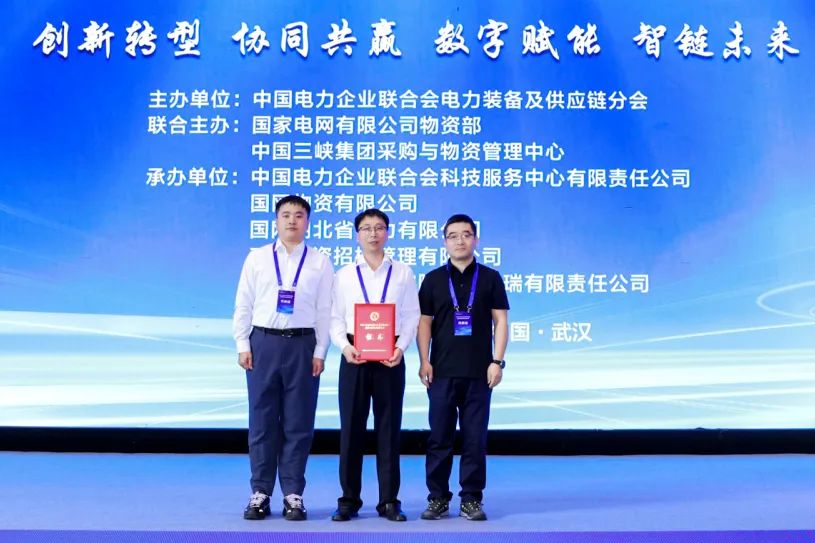 3472E38EABAD7E1AFDB43B4A29C_3A05D7D1_121A7.jpg?e= 3472E38EABAD7E1AFDB43B4A29C_3A05D7D1_121A7.jpg?e=