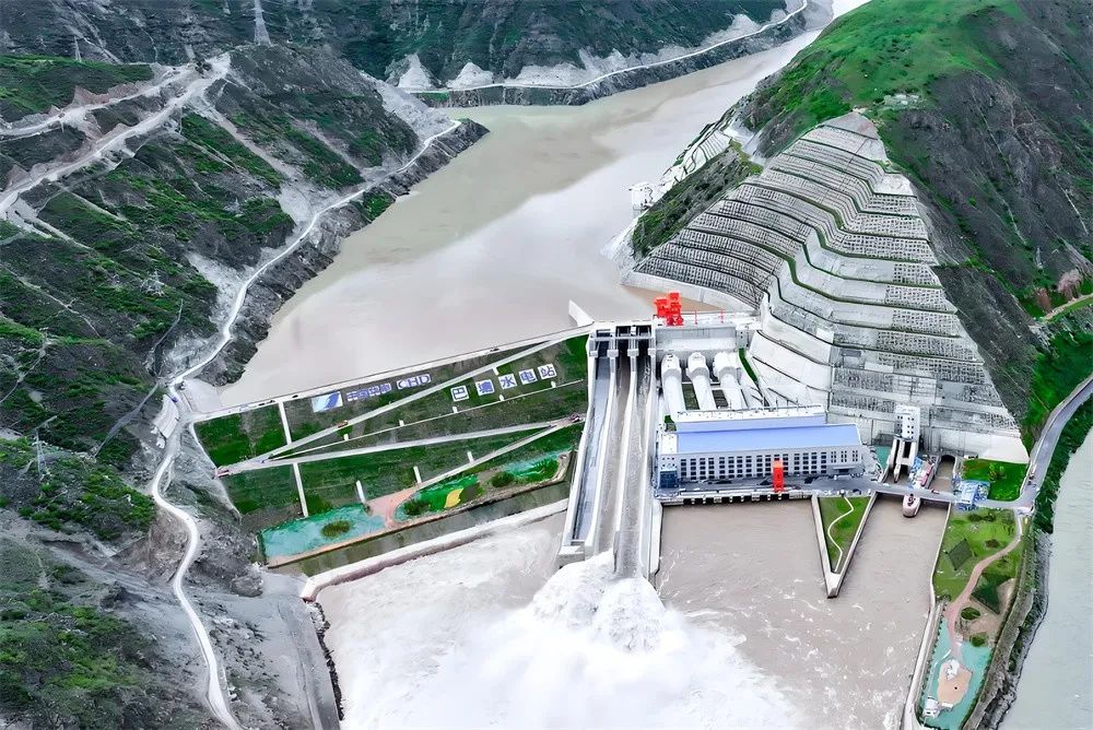 206720221B80A061FAE3BD9F7C0_B6448999_2E5E7.jpg?e= 巴塘水电站.jpg
